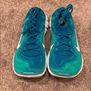 Women’s size 6 Nike sneakers